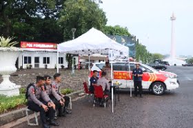 Wujudkan Pemilu 2024 Aman, Damai & Lancar, Si Dokkes Polres Metro Jakarta Pusat Lakukan Cek Kesehatan Anggota di Lapangan