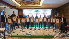 J&T Cargo Beri Penghargaan "Best Service Outlet" Kepada Mitra Dengan Pelayanan Terbaik