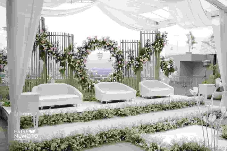 Swiss-Belresort Dago Heritage Presents A Semi Outdoor Romantic Wedding Celebrations Overlooking Bandung Magnificent View