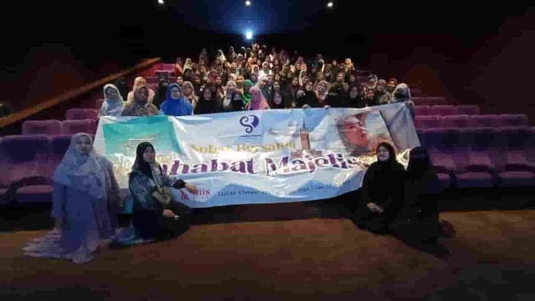 Perjalanan Cinta Assalamu’alaikum Baitullah Sukses Luluhkan Hati Penonton di Special Screening