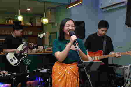 Rangkai, Naomi Olivia, Jingga Arshabidari dan Lucy Band Pamer Karya di Program Main-Main di Cipete