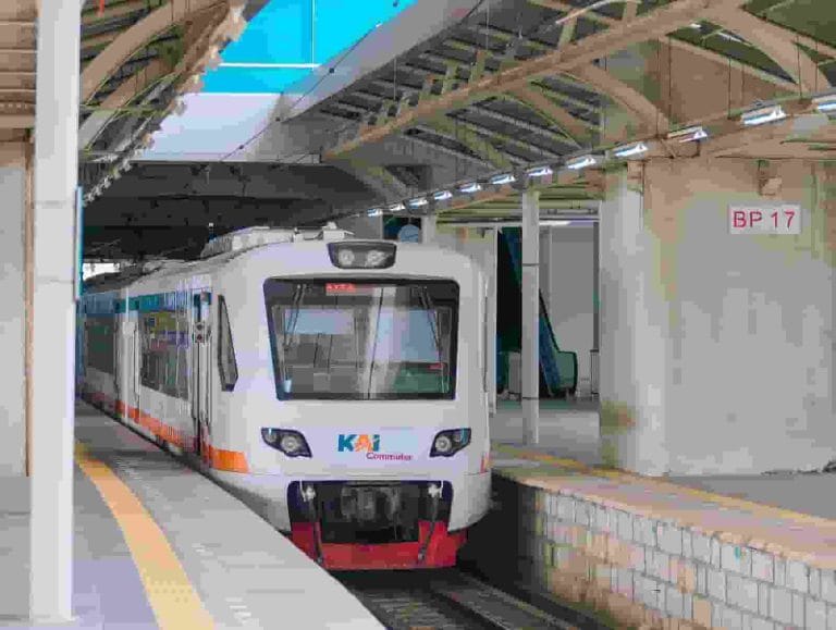 Vertu Harmoni Jakarta Jalin Kolaborasi Strategis dengan KAI Commuter Line Bandara Soekarno-Hatta (Basoetta) dalam Paket "Stay & Connect"