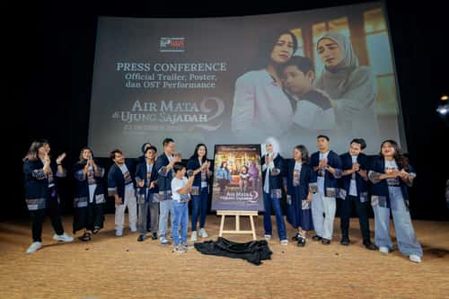 Film Air Mata di Ujung Sajadah 2 Tunjukkan Dilema Dua Sosok Ibu Lewat Perilisan Official Trailer & Poster