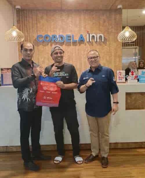 Rayakan Hari Pelanggan Nasional Direksi Omega Hotel Management Layani Kopi Gratis Mosslife Coffee