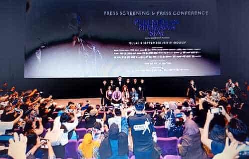 Malam Mistis Bertabur Budaya yang Mencekam di Film Perempuan Pembawa Sial