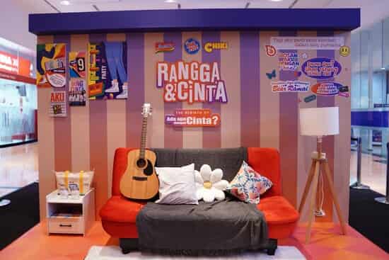 Indofood CBP bersama Ribuan Penonton Merasakan Experience Cinta, Rasa & Cerita Lewat Nonton Bareng Film "Rangga & Cinta"