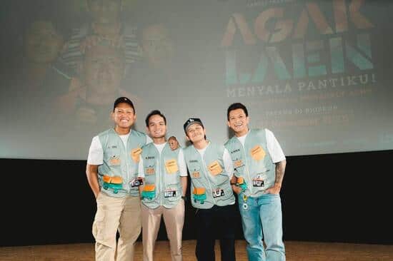 Film AGAK LAEN: MENYALA PANTIKU! Rilis Official Trailer