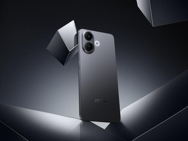 iQOO Z10R 5G Resmi Diluncurkan dengan #PerformaKelas Jadi Z Series ke-3 di Tahun 2025