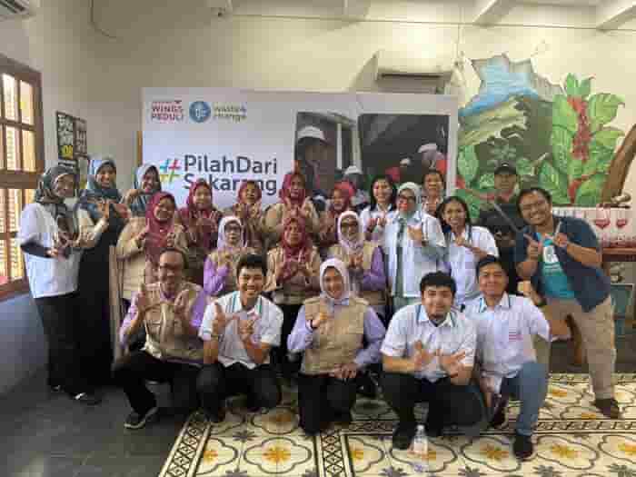 Pemilahan Sampah di Komunitas: Insight Perjalanan Yayasan WINGS Peduli Dampingi Bank Sampah dalam #PilahDariSekarang