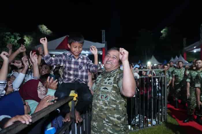 Pesta Rakyat Rawalo, Momen Kasad Berbaur dengan Masyarakat