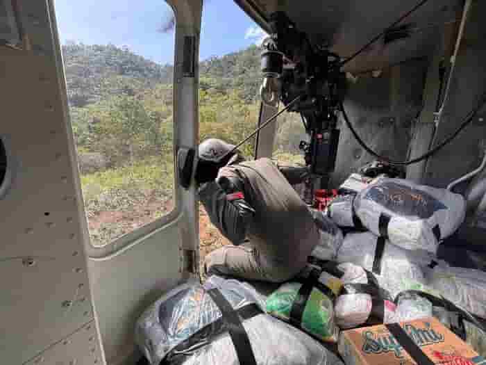 Satgas Kodam I/BB Airdrop Bantuan Kasad ke Desa Terisolir di Tapanuli Utara