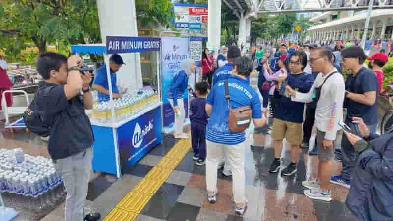 Adrink Gabungkan Inovasi Iklan dan Dampak Sosial dengan Bagikan 5.000 Air Minum Gratis di CFD