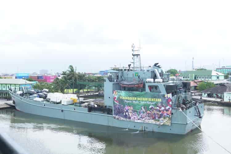 TNI AD Terus Salurkan Bantuan, Kapal ADRI XLIX Dikirim ke Wilayah Bencana Sumatera