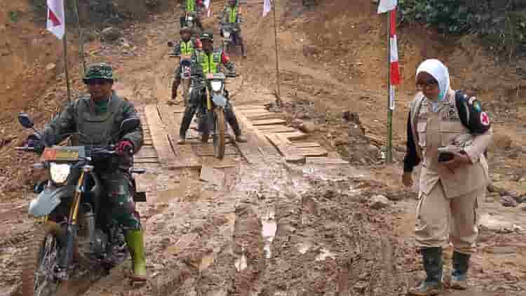 Tim Kesehatan Gabungan Beri Pelayanan Medis dan Trauma Healing bagi Korban Banjir di Bener Meriah