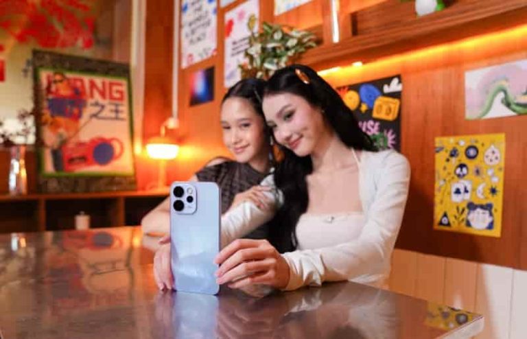 OPPO Reno15 Series Jadi Jawaban Smartphone Lengkap untuk Selfie Ultra Wide, Aktivitas Padat Seharian & Gaya Anak Muda