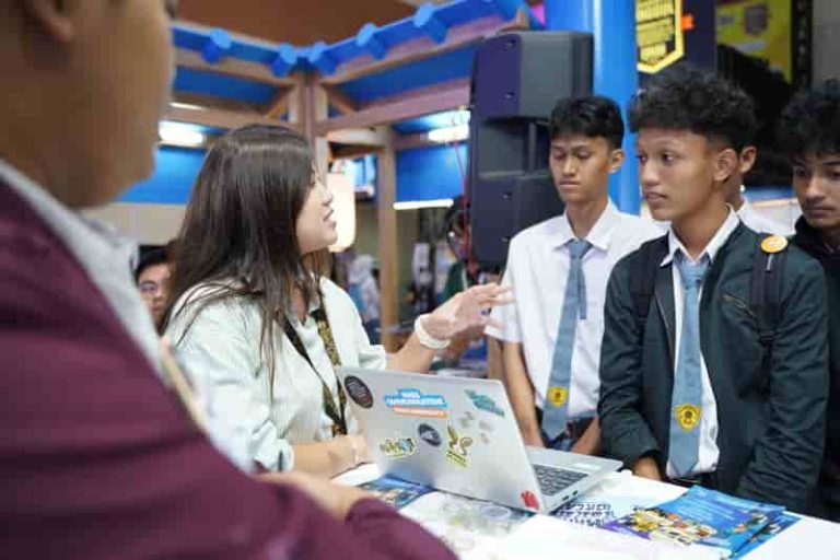 Kolaborasi Alumni BINUS Warnai di IIETE 2026, Buka Peluang Berkarier untuk Gen Z di Industri dan Tampilkan Sinergi Kampus Hingga Industri Kreatif