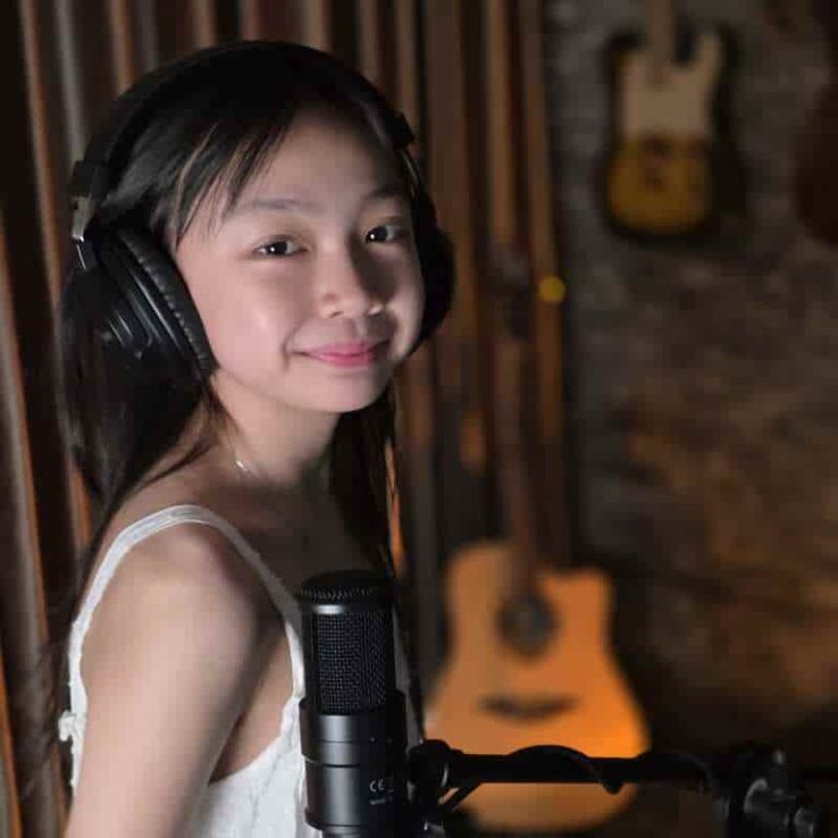 Penyanyi Cilik, Lindee Cremona Lepas Single "Senyum Papa"