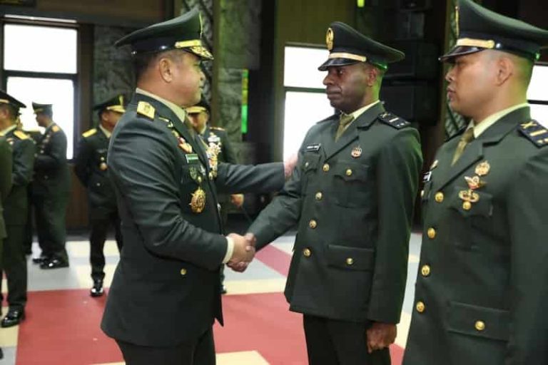 Kasad Lantik 20 Perwira Khusus TNI AD Berprestasi di Bidang Olahraga
