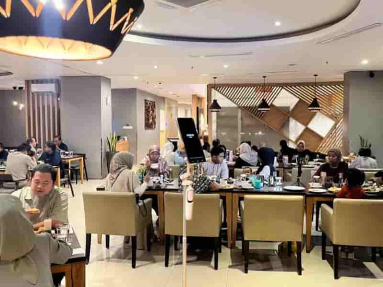 Rayakan Ramadhan “Satu Meja Sejuta Cerita” di Harper MT Haryono Jakarta