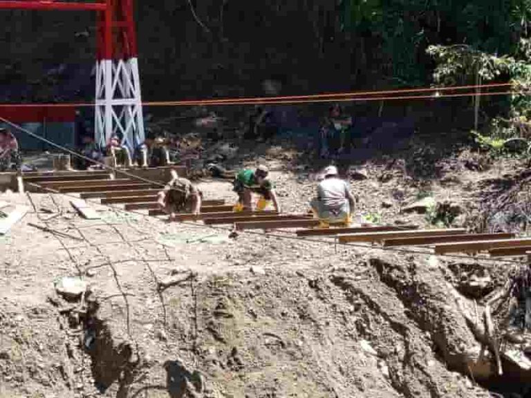 Tembus 51 Persen, TNI Kebut Pembangunan Jembatan Gantung Burni Bius di Medan Sulit