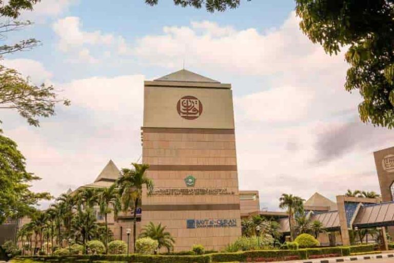 Bayt Al-Qur’an Al-Akbar, Melihat Al-Qur’an Raksasa di Palembang