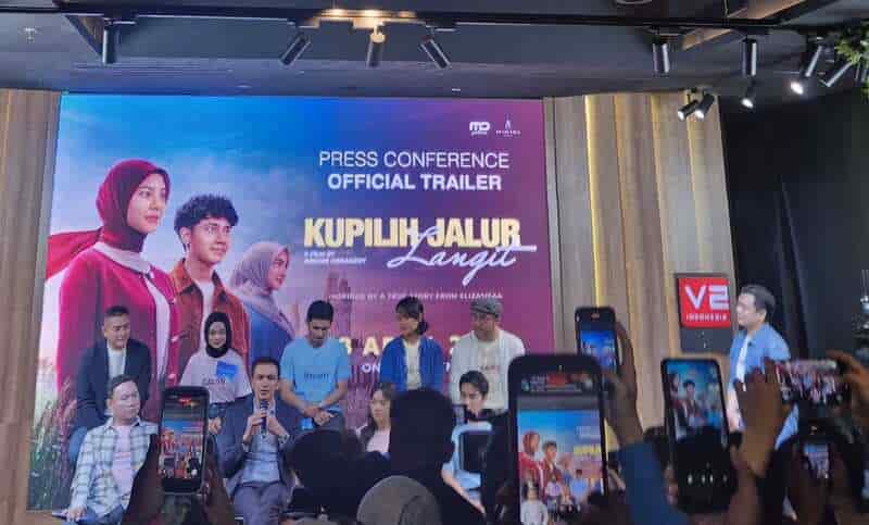 Zee Asadel & Emir Mahira Sah Sebagai Pasutri di Official Trailer Film “Kupilih Jalur Langit”: Saat Akad Sudah Diucap, Namun Hati Suami Masih Milik Wanita Lain