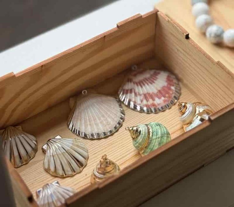 Kolaborasi dengan Ellyhan Jewelry, Hotel Ciputra Jakarta Hadirkan D.I.Y Corner untuk Personalized Bracelets