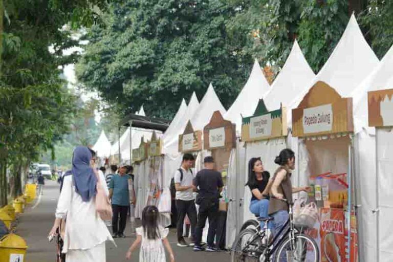 Poelang Kampeong di Kebun Raya Bogor, Rasakan Hangatnya Lebaran Ala Kampung