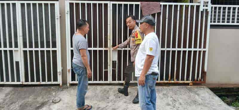Kebersamaan Jaga Kampung: Polsek Cengkareng dan Warga Awasi Rumah Kosong