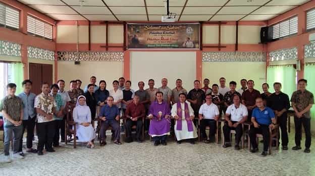 Hari ke-Dua Tri-Komisi Gelar Pelatihan Peserta Musik Liturgi Gereja