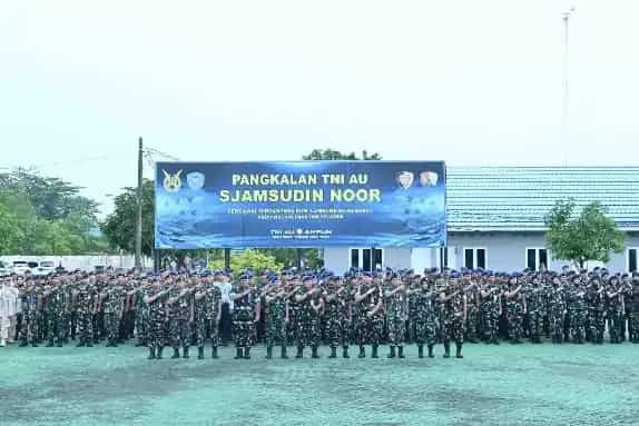 Panglima TNI Anugerahkan KPLB Prajurit TNI Berprestasi Juara Pertama Hafalan 30 Juz Al Quran