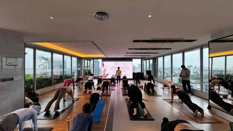 Ascott Menteng Jakarta Merayakan Hari Perempuan Internasional dengan “Sunset Yoga” dalam Kolaborasi dengan Lumina.space