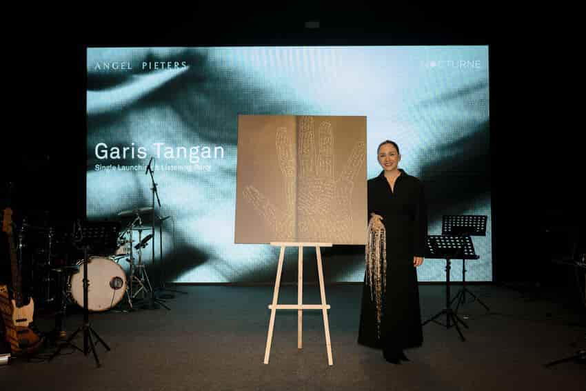 Angel Pieters Rilis "Garis Tangan"