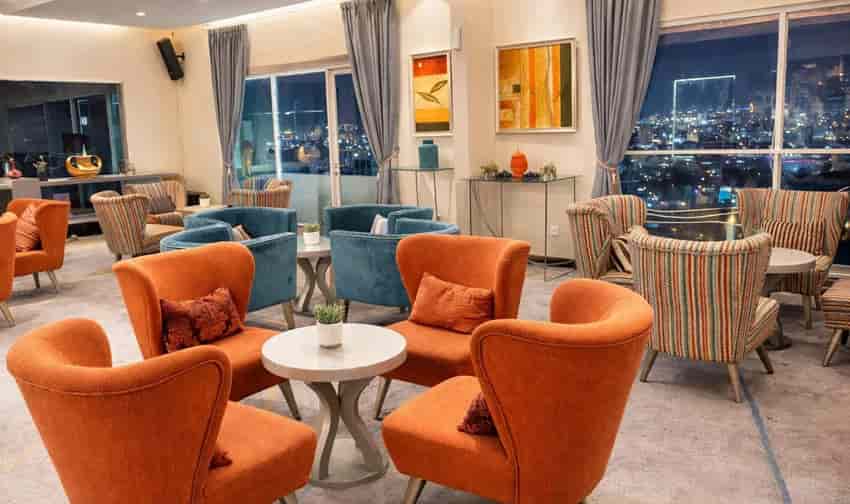 33 Sky Bridge Cielo & Cibo Resmi Dibuka, Resto dengan Panorama Laut & Gemerlap Lampu Kota