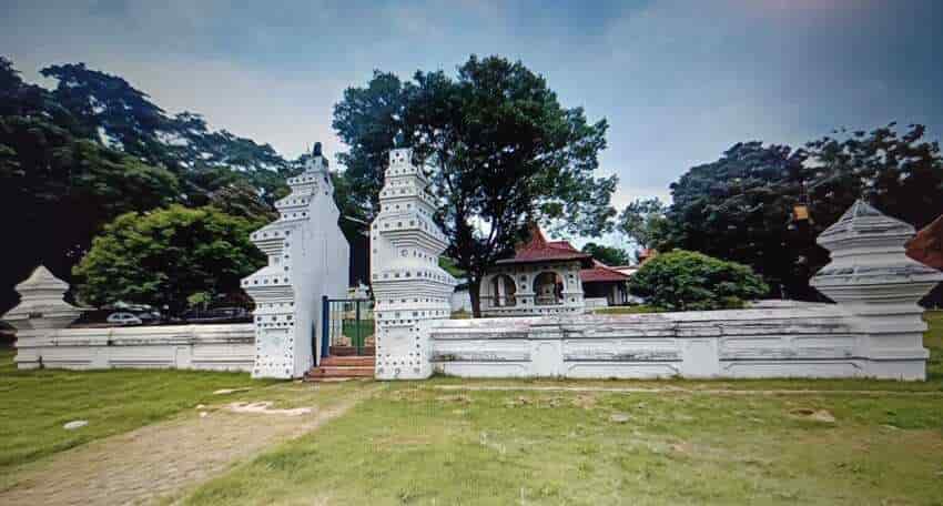 Keraton Kanoman Cirebon Kaya akan Budaya & Sejarah 