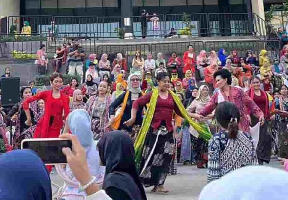 KOWANI Peringati Hari Kartini, Gelar Gerakan Nasional Wanita Berkebaya dan Fun Walk 1,2 km