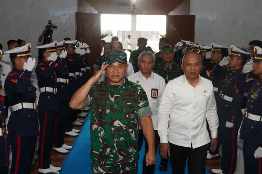 Perkuat Pertahanan Siber TNI AD, Kasad Terima Adibhakti Sanapati dari BSSN