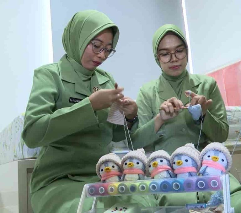 Merajut Kreativitas di Tengah Kesibukan Profesi