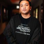 Eksplorasi Sal Priadi, Pencipta Lagu-Lagu Hit Romantis Kini Bikin OST Film Monster Pabrik Rambut