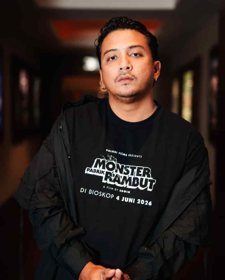 Eksplorasi Sal Priadi, Pencipta Lagu-Lagu Hit Romantis Kini Bikin OST Film Monster Pabrik Rambut