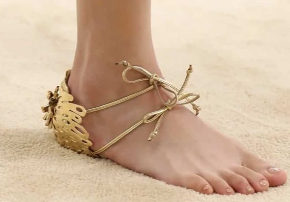 Sandal Cantik Chanel jadi Sorotan di Dunia Fashion