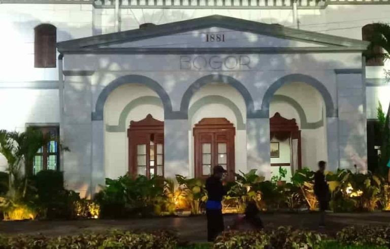 Naik KRL ke Bogor? Ini 5 Spot Edukasi Seru yang Bisa Dijelajahi Jalan Kaki