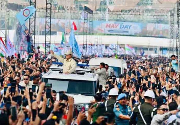 Panglima TNI Dampingi Presiden RI Hadiri Hari Buruh Internasional