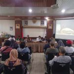 Ciptakan Lingkungan Bersih, Bhabinkamtibmas Jelambar Sosialisasi Pengolahan Sampah