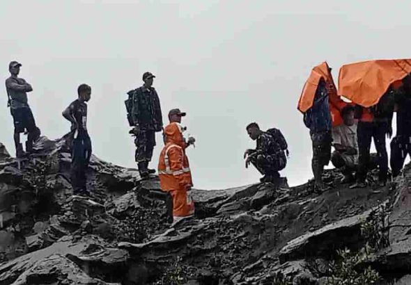 Pangdam XV/Pattimura Terjun Langsung Bantu Korban Erupsi Gunung Dukono