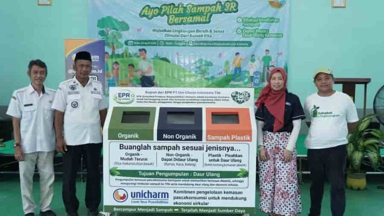 Unicharm Ajak Warga Karawang Mulai Pilah Sampah dari Rumah demi Lingkungan yang Lebih Bersih