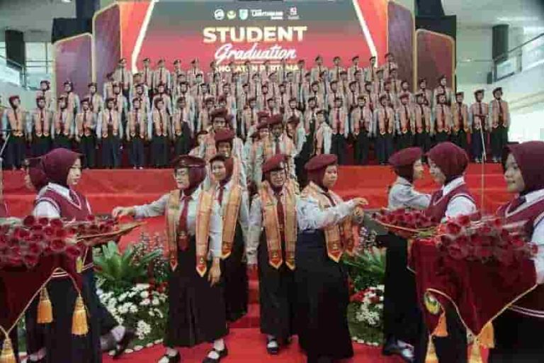 Angkatan Pertama, Tertinggi di Kediri: 73,21% Lulusan SMA Dharma Wanita 1 Pare Diterima di PTN