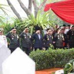 Kasad Beri Penghormatan Terakhir kepada Jenderal TNI (Purn) Ryamizard Ryacudu