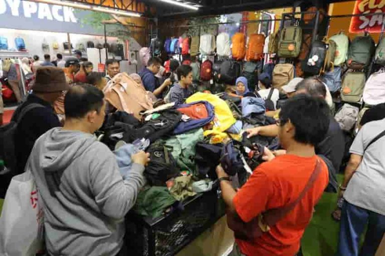 Produk Perlengkapan Outdoor Ternama Diskon Besar-besaran di Jakarta Fair 2026