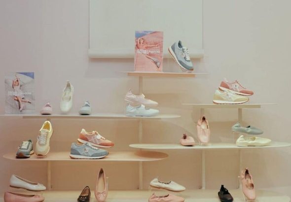 FitFlop x Pantone Mengubah Kenyamanan lewat Warna